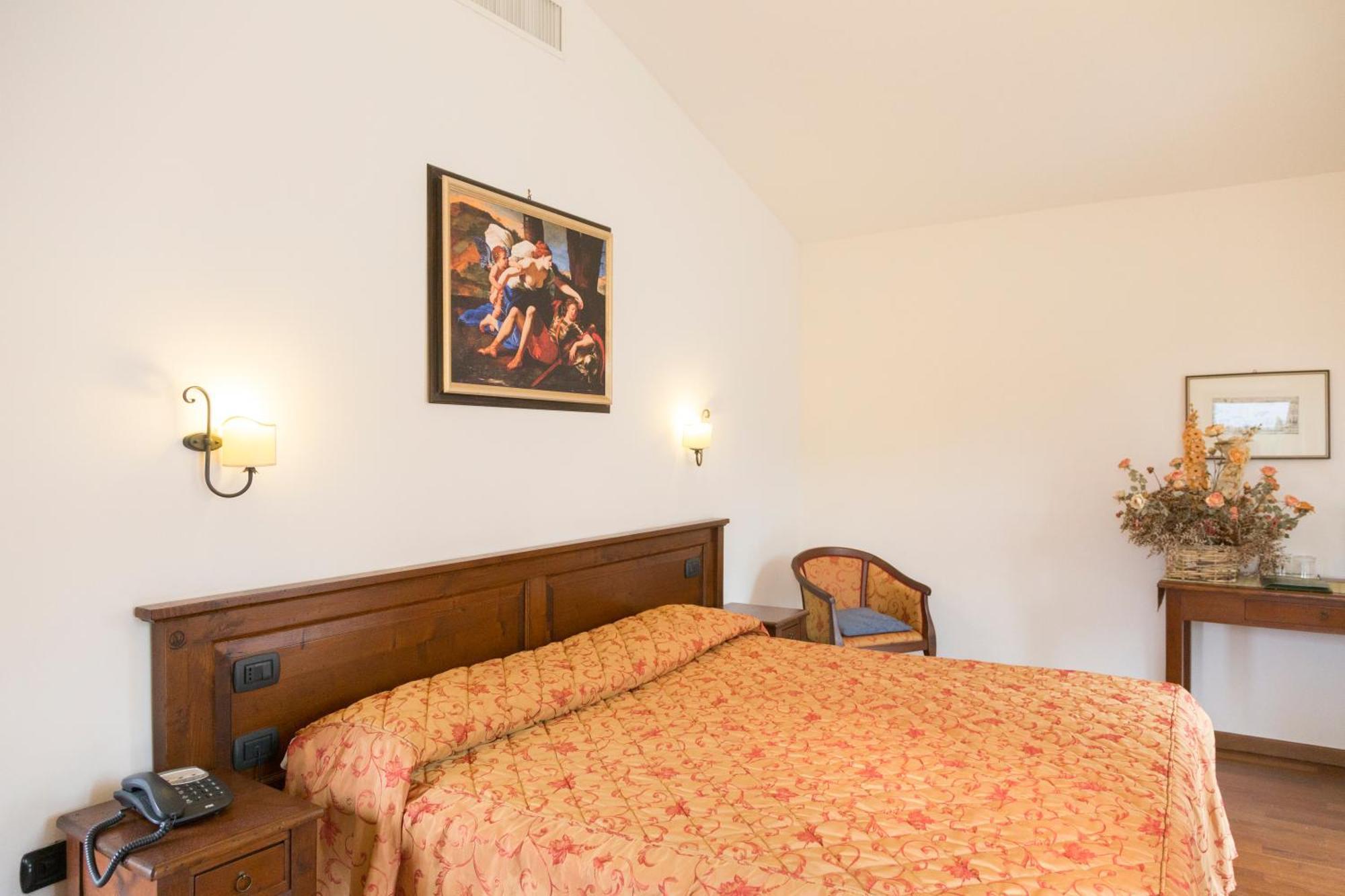 Colleverde Country House & Spa ウルビーノ エクステリア 写真