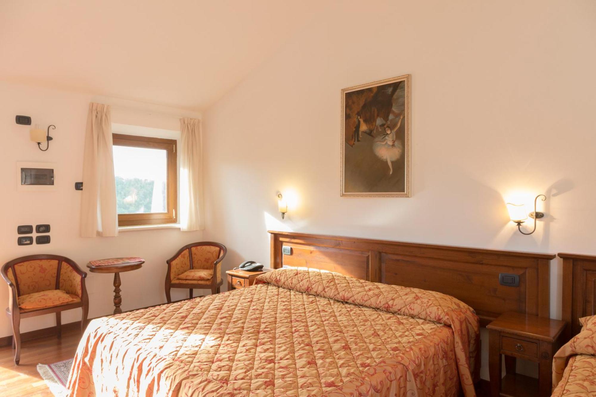 Colleverde Country House & Spa ウルビーノ エクステリア 写真