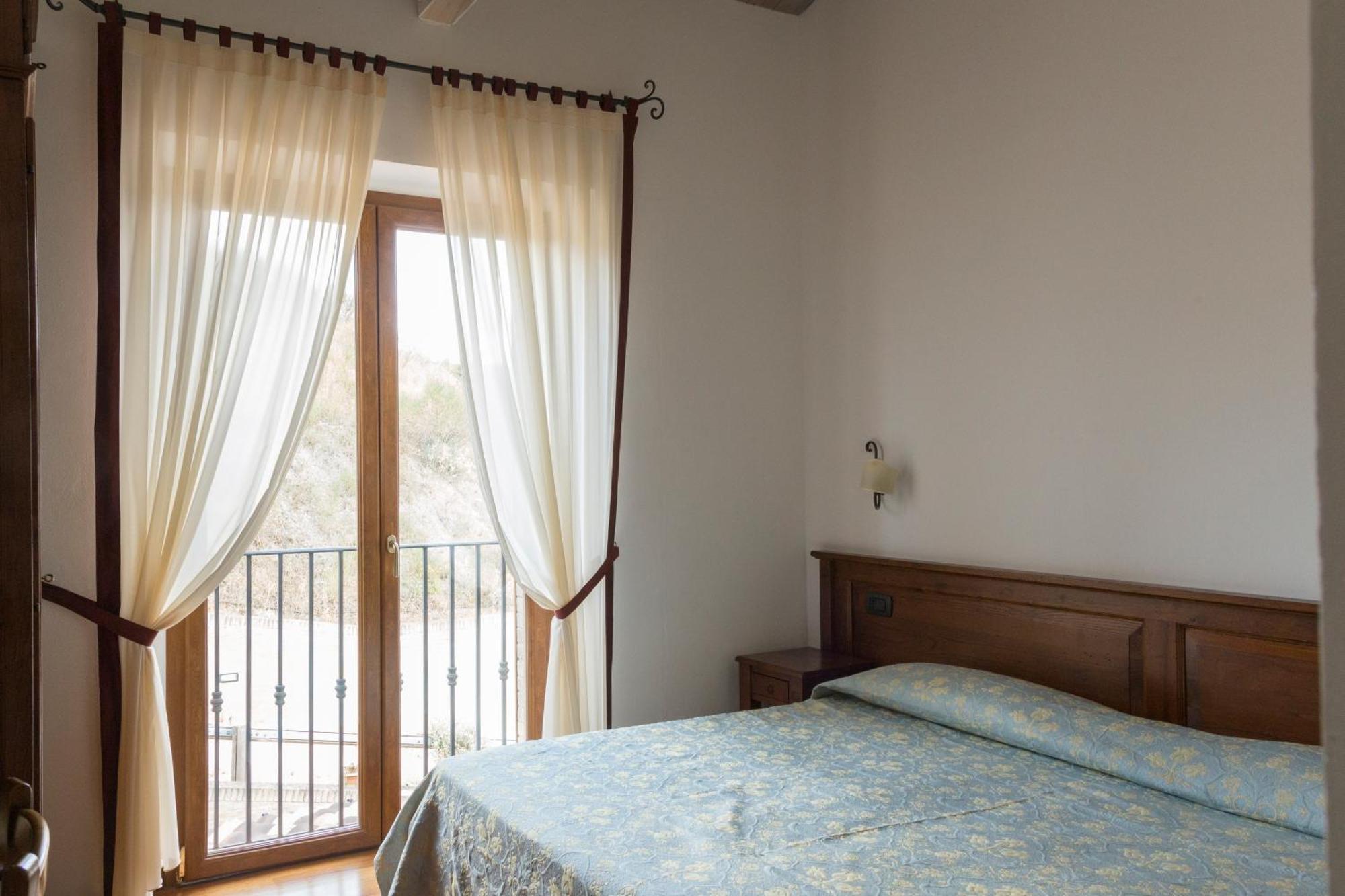 Colleverde Country House & Spa ウルビーノ エクステリア 写真