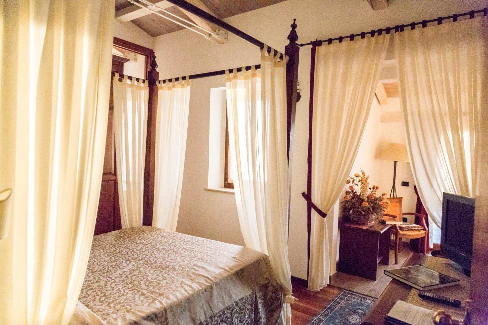 Colleverde Country House & Spa ウルビーノ エクステリア 写真