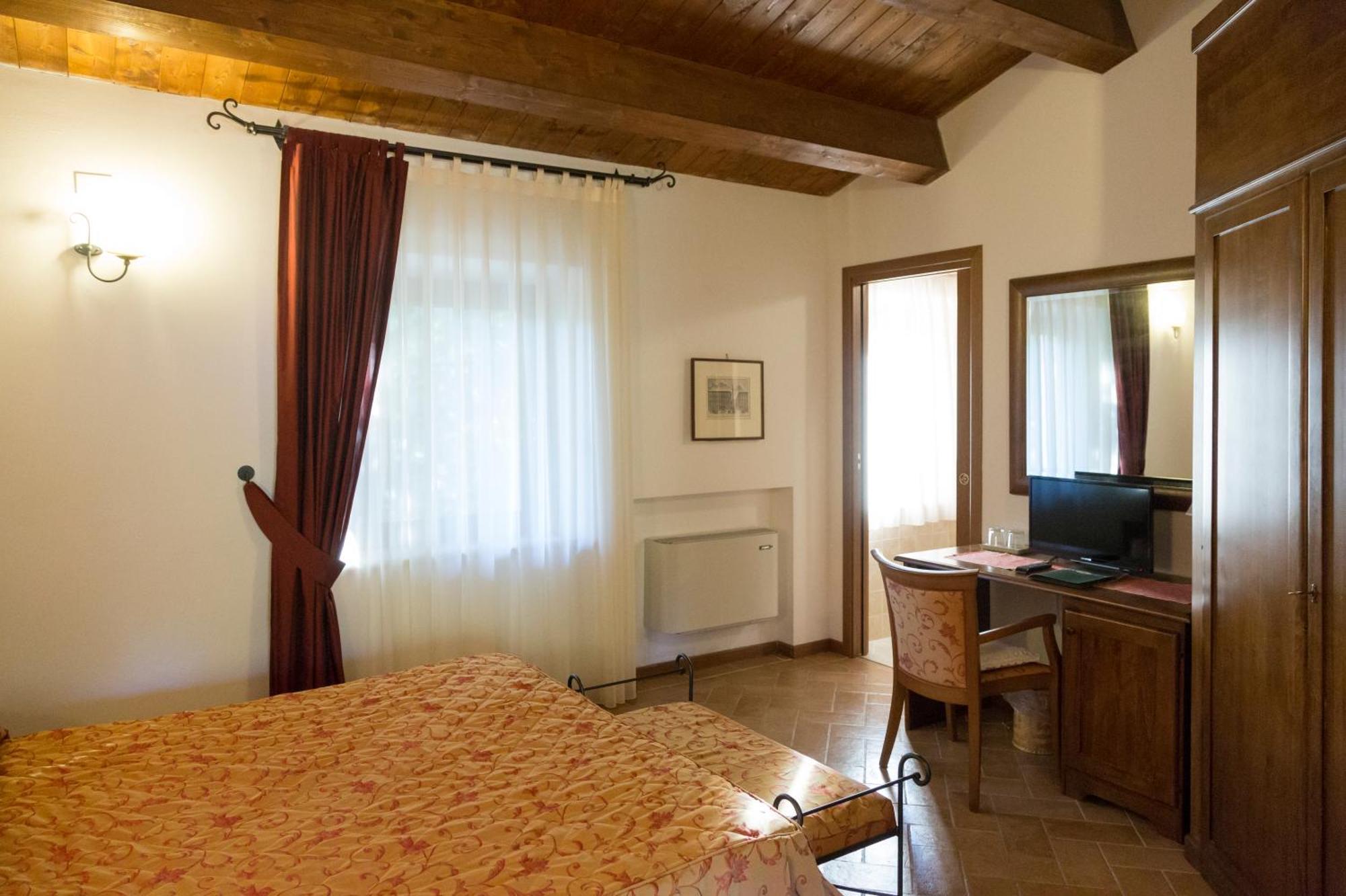 Colleverde Country House & Spa ウルビーノ エクステリア 写真