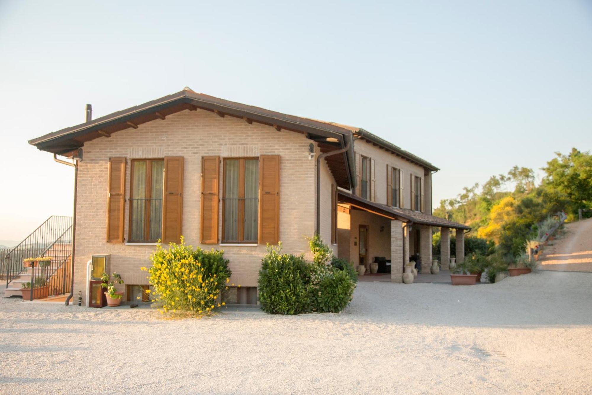 Colleverde Country House & Spa ウルビーノ エクステリア 写真
