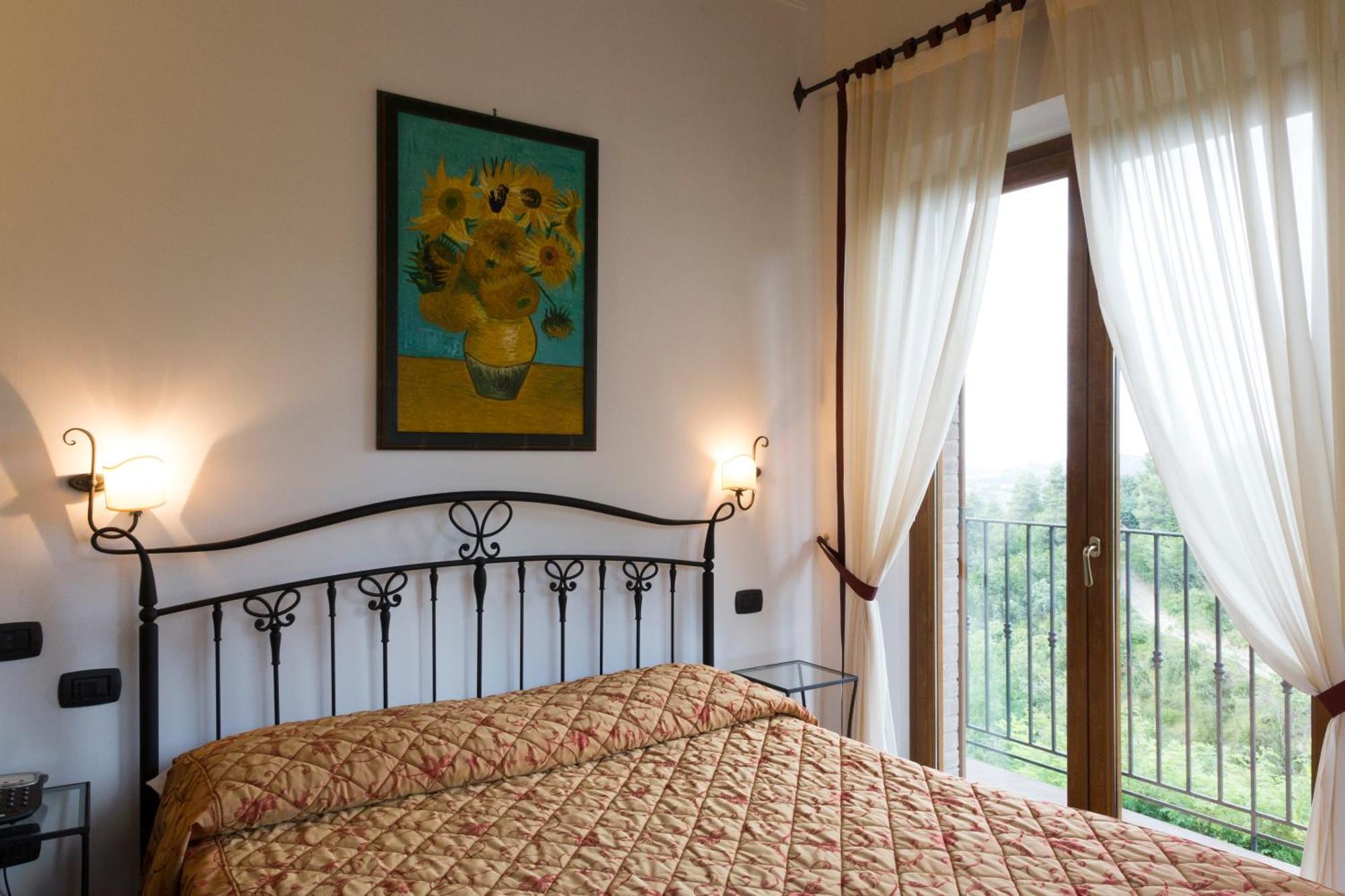 Colleverde Country House & Spa ウルビーノ エクステリア 写真