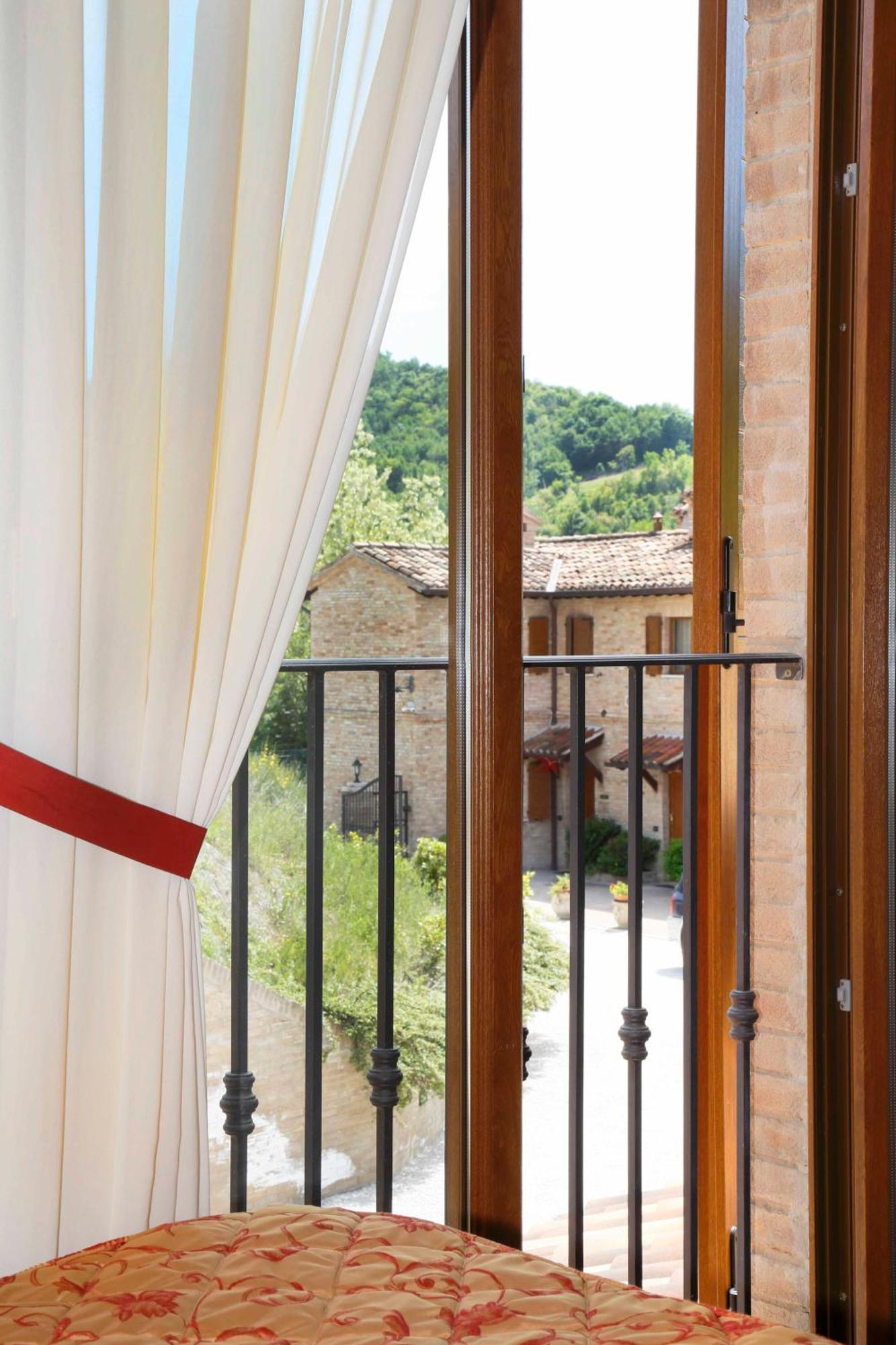 Colleverde Country House & Spa ウルビーノ エクステリア 写真